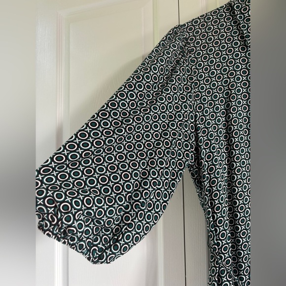 Elegant Green and White Shirt Work Dress- Large - Picture 3 of 9